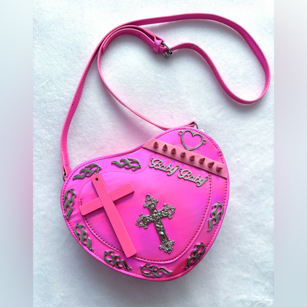 ✨ NEW PINK IRIDESCENT HEART PURSE CROSSBODY GOTH CROSS GRUNGE SPIKES FLAMES ✨